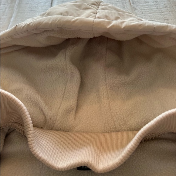 NWOT New Balance Quilted Water and Wind Resistant Warm Jacket 4-Way Stretch - Picture 9 of 13